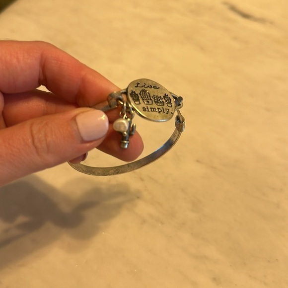 Live simply. Cactus charm bracelet - Picture 5 of 6